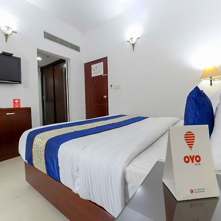 Готель Oyo 7188 Ajantha Regency Kochi Екстер'єр фото