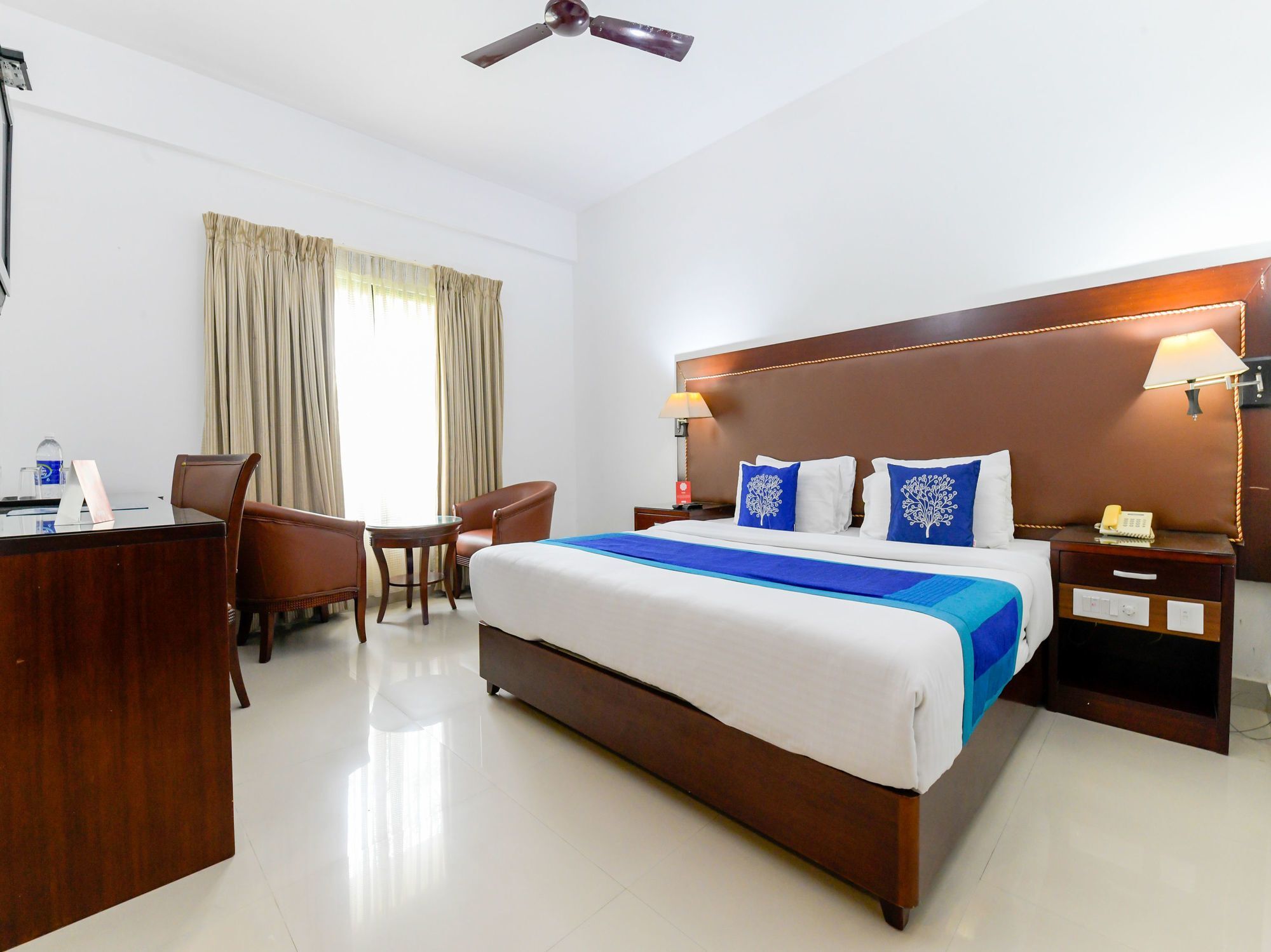 Готель Oyo 7188 Ajantha Regency Kochi Екстер'єр фото