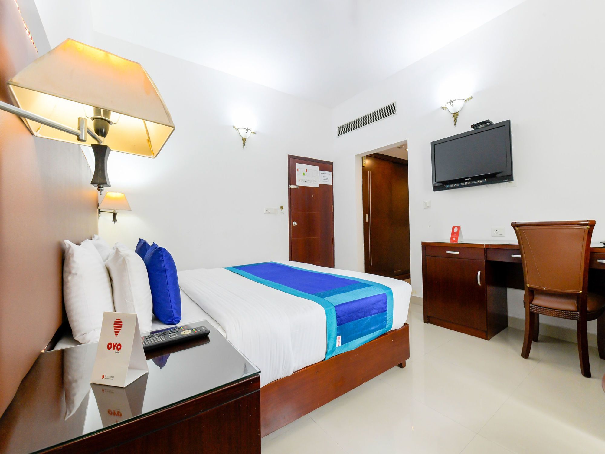 Готель Oyo 7188 Ajantha Regency Kochi Екстер'єр фото