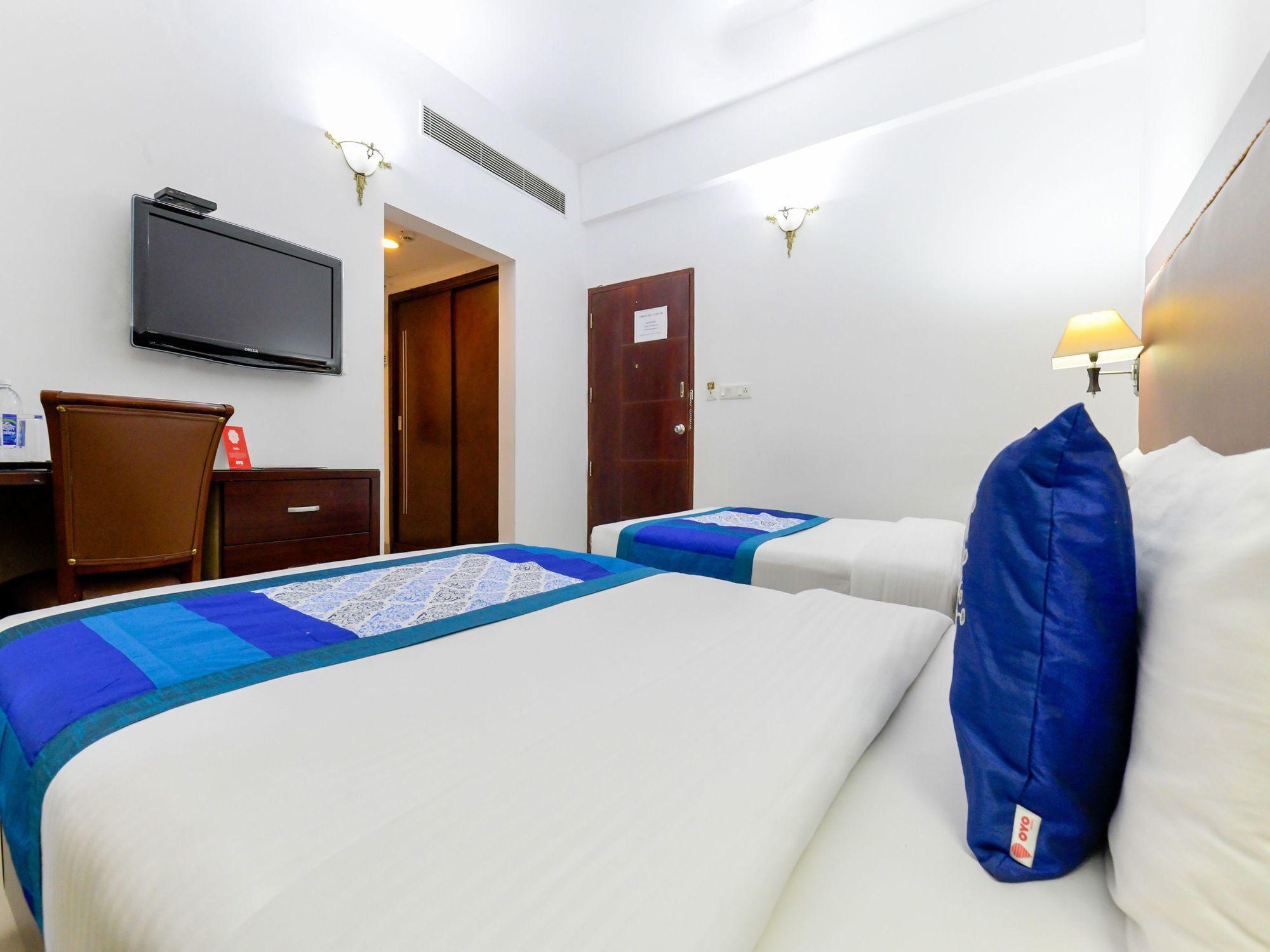 Готель Oyo 7188 Ajantha Regency Kochi Екстер'єр фото